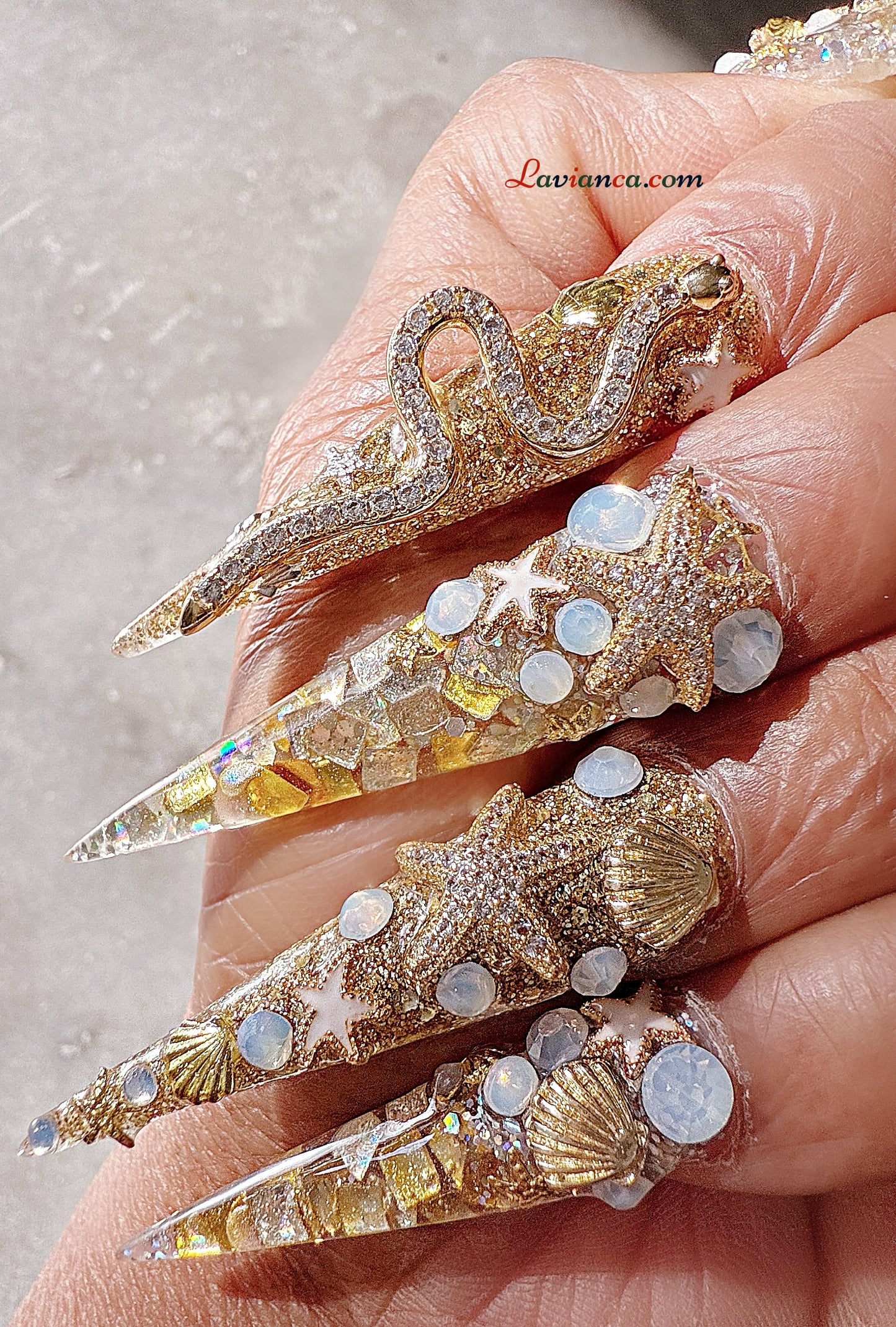 OCEAN VIBES Seashell Mixed Nail Charms