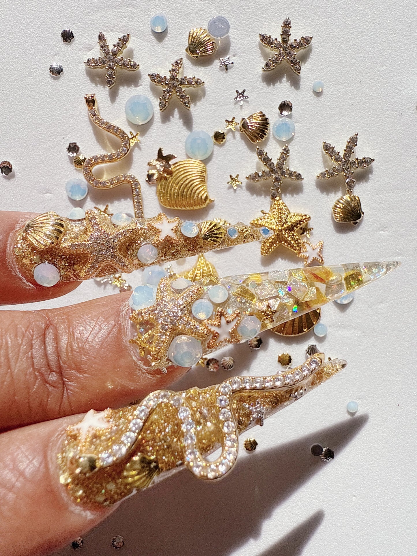 OCEAN VIBES Seashell Mixed Nail Charms