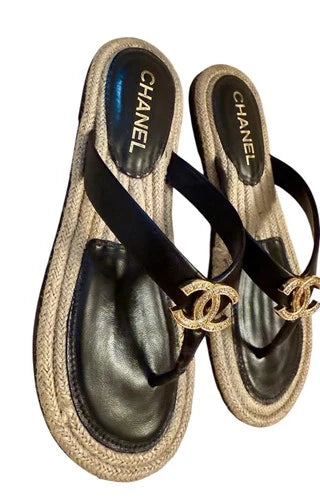 CHANEL 2026 Gold CC Logo Black Leather Thong Flat Sandals Shoes Sz 39 W/box Jute
