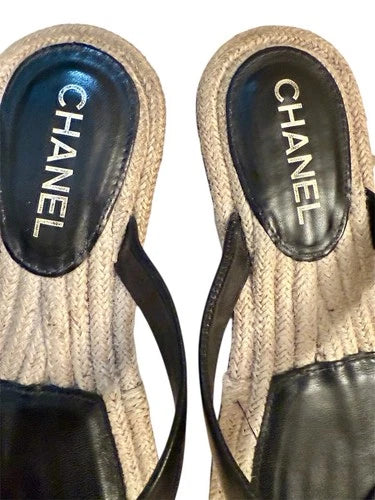 CHANEL 2026 Gold CC Logo Black Leather Thong Flat Sandals Shoes Sz 39 W/box Jute